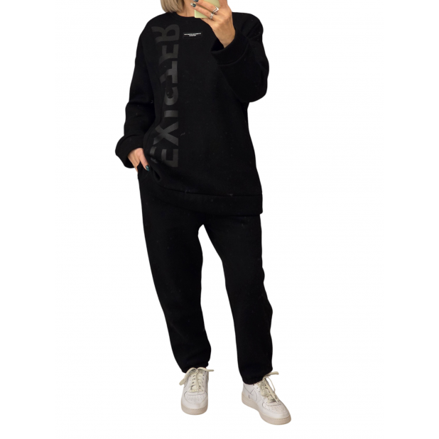 Juodas šiltinto trikotažo...