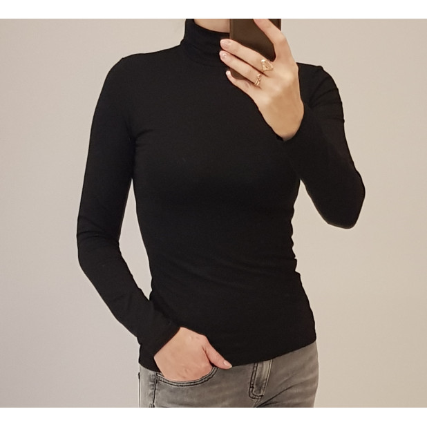 Juodas storesnio trikotažo...