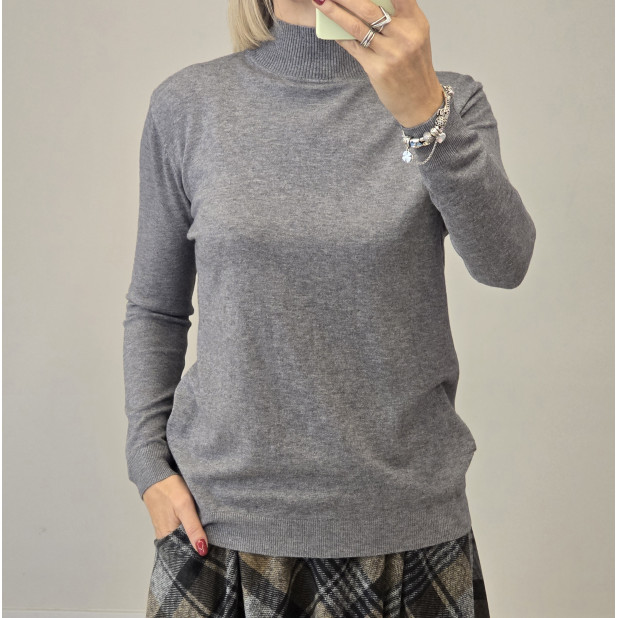 Pilko melanžo pusgolfis...