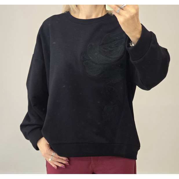 Juodas džemperis "Rose"