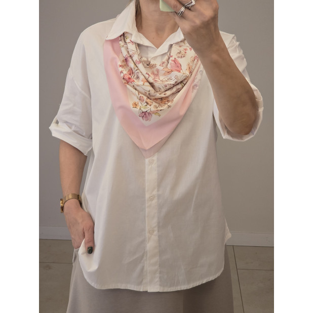 Marškiniai su rausva skarele