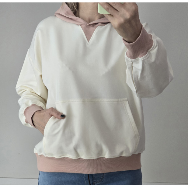 Kreminis džemperis moterims...