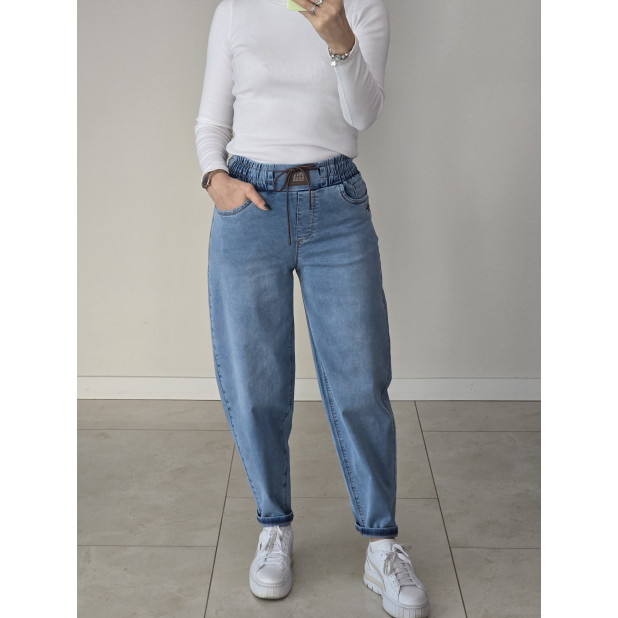 Mėlynos džinsinės kelnės...