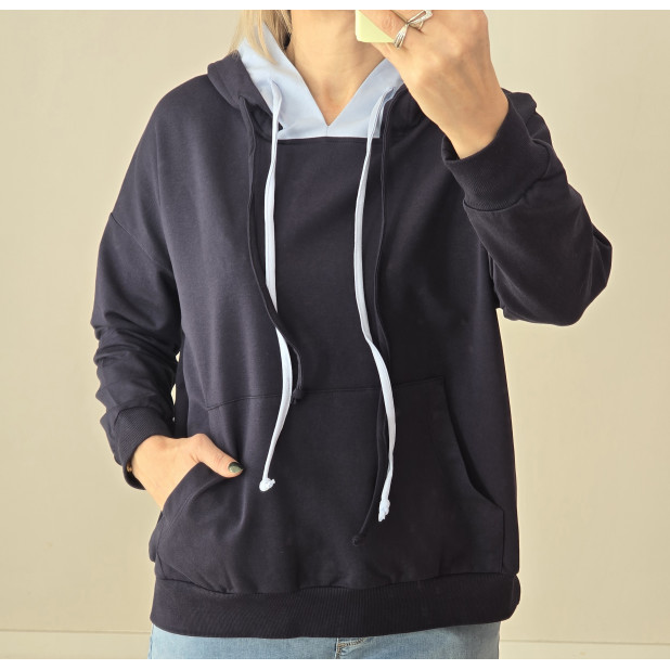 Tamsiai mėlynas džemperis...