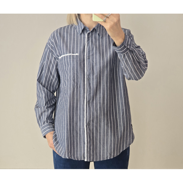 Melsvi dryžuoti marškiniai...