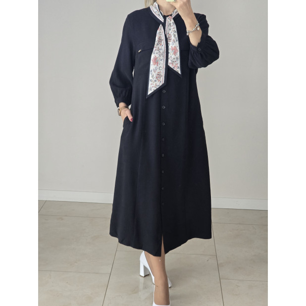 Juoda suknelė su...