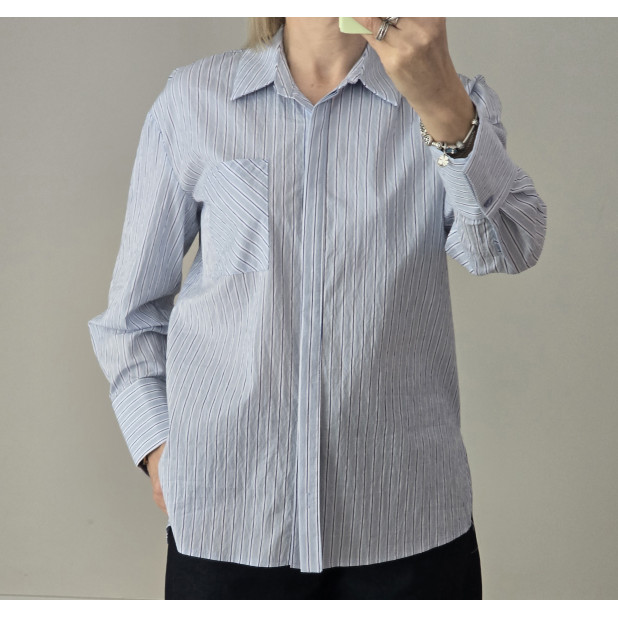 Šviesiai mėlyni dryžuoti...