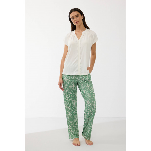 Pižama ilgomis kelnėmis...