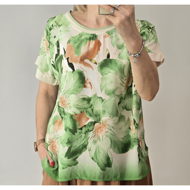 Žalių gėlių palaidinė...